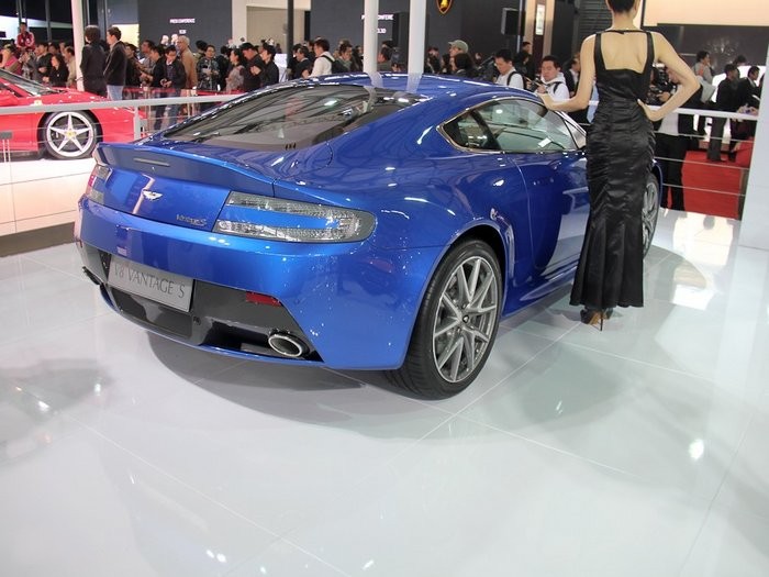 /阿斯顿马丁 V8 vantage
