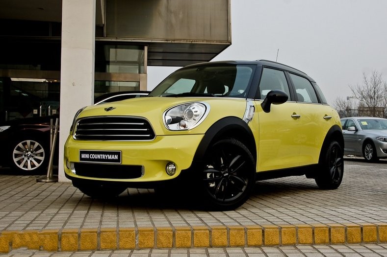 /MINI COUNTRYMAN