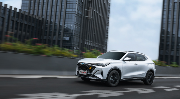 欧尚X5 PLUS预售开启，预售价9.99万-11.79万，下定即享6大权益