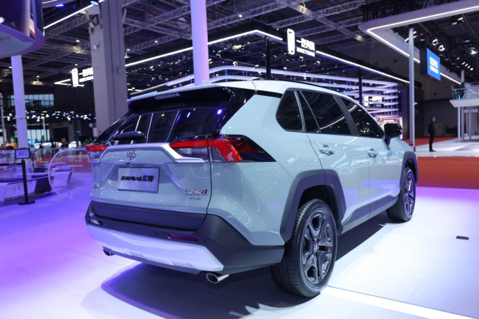 5a29acaa757cbcaf2221ca5e0460b915.png 【新闻通稿】一汽丰田新rav4荣放上海车展首秀 野性进化,越级新生(1)440.png