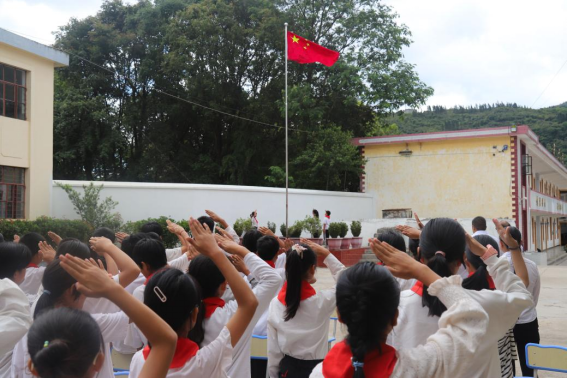 以执著的匠人精神做公益 长安马自达第10所希望小学爱心起航57.png