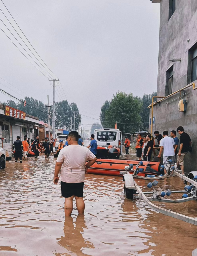 五菱伴你，风雨共济355.png