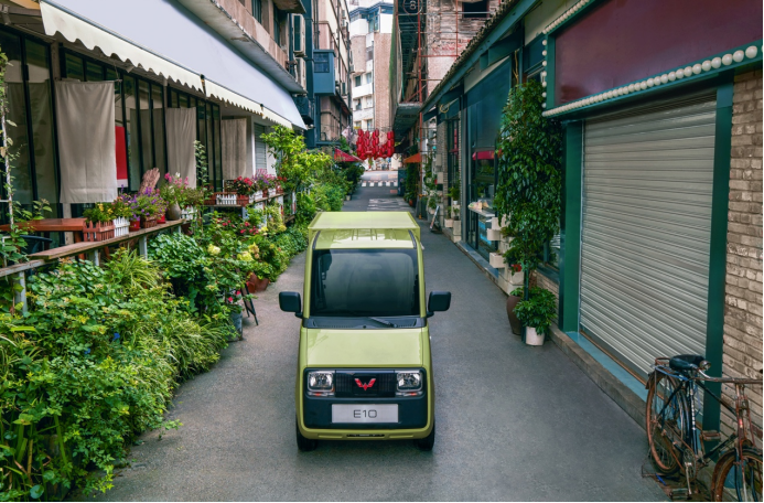 【新闻稿】3.68万元起！人民五菱再造神车，e10致富小精灵正式上市1052.png