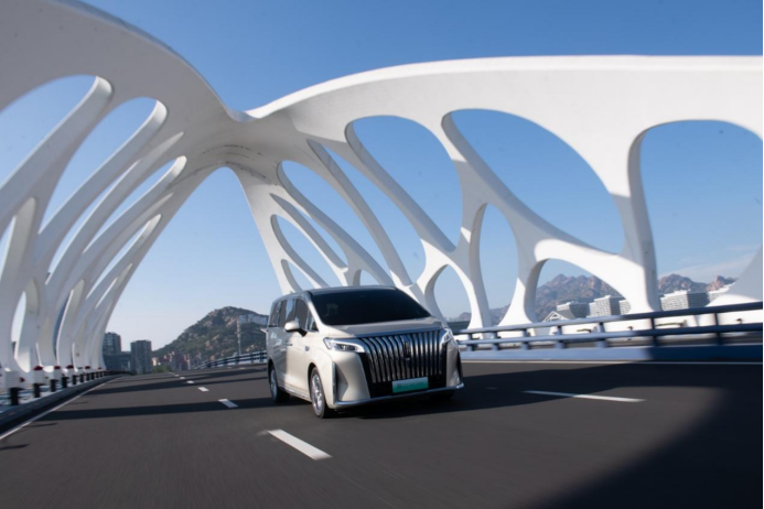 《开启中国mpv的“高山时刻” 魏牌高山mpv系列即将上市》(2)812.png