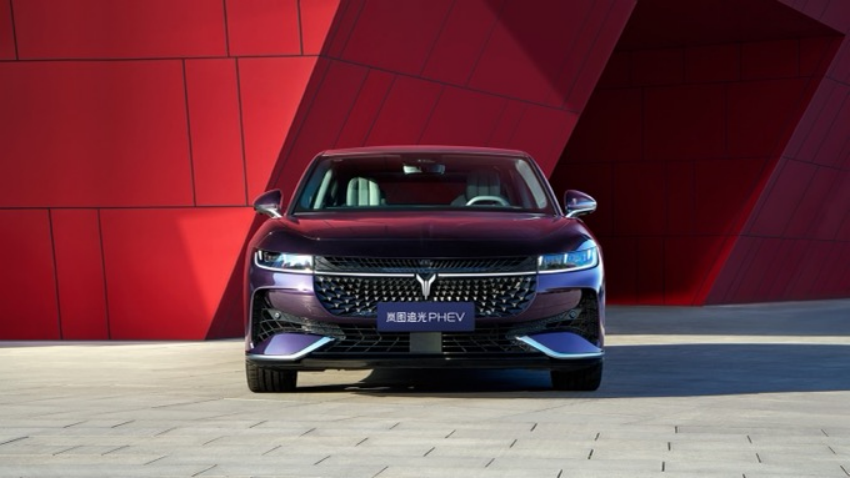 【新闻稿】岚图追光phev 官图曝光 引领豪华混动轿车新时代286.png