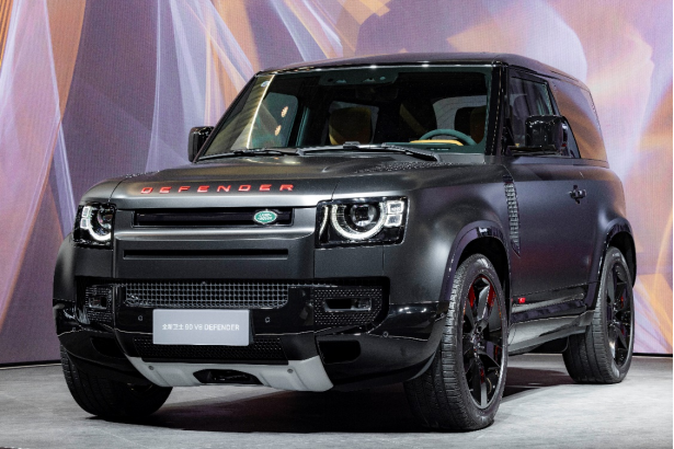 【新闻稿】卫士DEFENDER全系上新V8，揽胜迎来2024年款升级 捷豹路虎携全阵容于羊城上演新现代豪华主义盛宴880.png