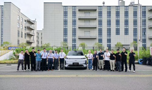 技术引领丨极光湾全新超级电混系统获“中国心”专家团盛赞，高效发动机首搭银河M9第8张