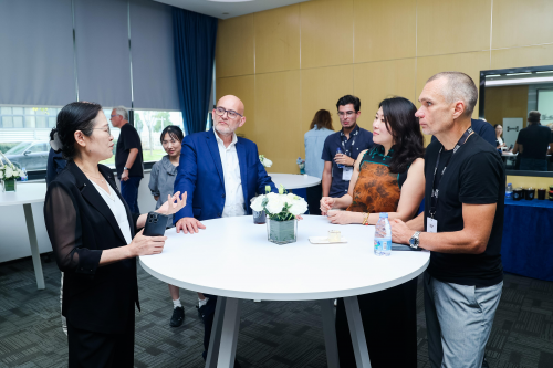 雷诺媒体团探访浩思动力，深度体验全球领先的混动与电驱技术平台第4张