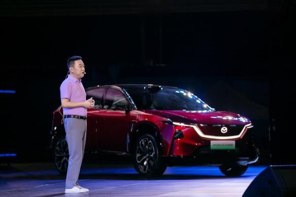 MAZDA EZ-60 激光版上市暨2026 长安马自达粉丝盛典
